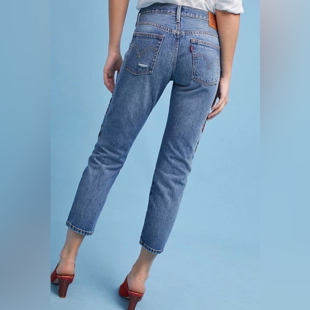 Levi’s 501 Size 26 Taper Floral Rose Embroidered Distressed Jeans - RARE✨ - Picture 9 of 14